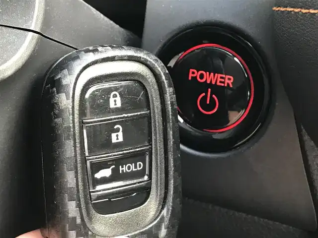 ホンダ ＺＲ－Ｖ ハイブリッド e:HEV Z 富山県 2023(令5)年 2.9万km 赤 BOSEサウンド/純正ナビ/フルセグTV/Bluetooth/全周囲カメラ/衝突被害軽減ブレーキ/コーナーセンサー/レーンキープアシスト/ブラインドスポットモニター/レーダークルーズコントロール/パワーシート/シートヒーター/ハンドルヒーター/電動リアゲート/革巻きステアリング/ETC2.0