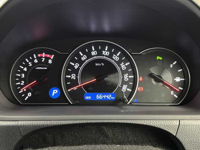 トヨタ ヴォクシー ZS 宮城県 2019(令1)年 6.1万km ホワイトパールクリスタルシャイン 禁煙車/TRDエアロパーツ（F/R）/フリップダウンモニター/トヨタセーフティセンス/・プリクラッシュセーフティ/・レーンディパーチャーアラート/・オートマチックハイビーム/・レーダークルーズコントロール/バックカメラ/両側パワースライドドア/社外9インチナビ/・BT/SD/CD/DVD/AM/FM/フルセグTV/ドライブレコーダー（F/R）/ETC/革巻きステアリング/ステアリングスイッチ/プッシュスタート/スマートキー/LEDヘッドライト/LEDフォグランプ/サンシェード/シートバックテーブル/純正ドアバイザー/純正フロアマット/社外18インチアルミホイール/横滑り防止装置/アイドリングストップ