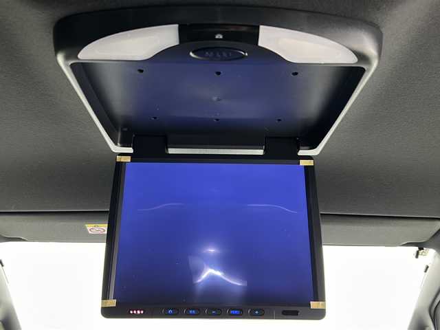 トヨタ ヴォクシー ZS 宮城県 2019(令1)年 6.1万km ホワイトパールクリスタルシャイン 禁煙車/TRDエアロパーツ（F/R）/フリップダウンモニター/トヨタセーフティセンス/・プリクラッシュセーフティ/・レーンディパーチャーアラート/・オートマチックハイビーム/・レーダークルーズコントロール/バックカメラ/両側パワースライドドア/社外9インチナビ/・BT/SD/CD/DVD/AM/FM/フルセグTV/ドライブレコーダー（F/R）/ETC/革巻きステアリング/ステアリングスイッチ/プッシュスタート/スマートキー/LEDヘッドライト/LEDフォグランプ/サンシェード/シートバックテーブル/純正ドアバイザー/純正フロアマット/社外18インチアルミホイール/横滑り防止装置/アイドリングストップ