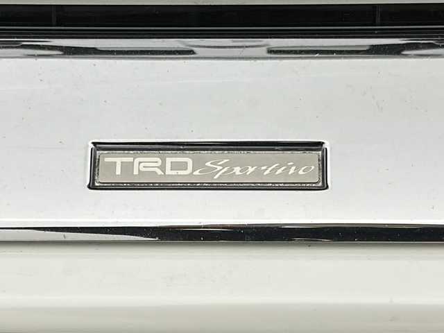 トヨタ ヴォクシー ZS 宮城県 2019(令1)年 6.1万km ホワイトパールクリスタルシャイン 禁煙車/TRDエアロパーツ（F/R）/フリップダウンモニター/トヨタセーフティセンス/・プリクラッシュセーフティ/・レーンディパーチャーアラート/・オートマチックハイビーム/・レーダークルーズコントロール/バックカメラ/両側パワースライドドア/社外9インチナビ/・BT/SD/CD/DVD/AM/FM/フルセグTV/ドライブレコーダー（F/R）/ETC/革巻きステアリング/ステアリングスイッチ/プッシュスタート/スマートキー/LEDヘッドライト/LEDフォグランプ/サンシェード/シートバックテーブル/純正ドアバイザー/純正フロアマット/社外18インチアルミホイール/横滑り防止装置/アイドリングストップ