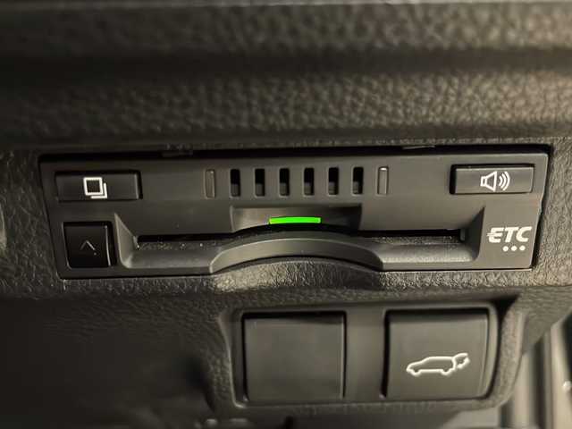 トヨタ カローラ クロス Z 熊本県 2023(令5)年 2.5万km アティチュードブラックマイカ 純正9インチディスプレイオーディオ テレビなし/(Bluetooth/ラジオ/Miracast)/バックカメラ/トヨタセーフティセンス/コーナーセンサー/ETC/ドラレコ前後/クルーズコントロール/電動リアゲート/ハーフレザー/前席シートヒーター/パワーシート/ルーフレール/LEDライト/純正フロアマット/純正18インチAW/スペアキー