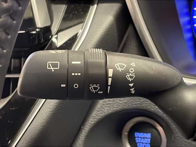 トヨタ カローラ クロス Z 熊本県 2023(令5)年 2.5万km アティチュードブラックマイカ 純正9インチディスプレイオーディオ テレビなし/(Bluetooth/ラジオ/Miracast)/バックカメラ/トヨタセーフティセンス/コーナーセンサー/ETC/ドラレコ前後/クルーズコントロール/電動リアゲート/ハーフレザー/前席シートヒーター/パワーシート/ルーフレール/LEDライト/純正フロアマット/純正18インチAW/スペアキー