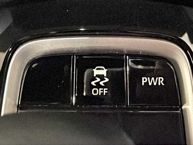 トヨタ カローラ クロス Z 熊本県 2023(令5)年 2.5万km アティチュードブラックマイカ 純正9インチディスプレイオーディオ テレビなし/(Bluetooth/ラジオ/Miracast)/バックカメラ/トヨタセーフティセンス/コーナーセンサー/ETC/ドラレコ前後/クルーズコントロール/電動リアゲート/ハーフレザー/前席シートヒーター/パワーシート/ルーフレール/LEDライト/純正フロアマット/純正18インチAW/スペアキー