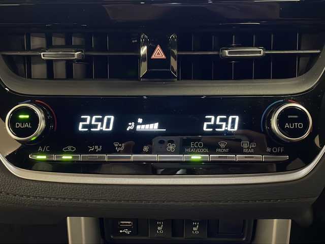 トヨタ カローラ クロス Z 熊本県 2023(令5)年 2.5万km アティチュードブラックマイカ 純正9インチディスプレイオーディオ テレビなし/(Bluetooth/ラジオ/Miracast)/バックカメラ/トヨタセーフティセンス/コーナーセンサー/ETC/ドラレコ前後/クルーズコントロール/電動リアゲート/ハーフレザー/前席シートヒーター/パワーシート/ルーフレール/LEDライト/純正フロアマット/純正18インチAW/スペアキー