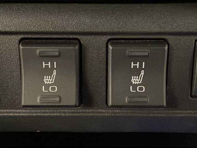 トヨタ カローラ クロス Z 熊本県 2023(令5)年 2.5万km アティチュードブラックマイカ 純正9インチディスプレイオーディオ テレビなし/(Bluetooth/ラジオ/Miracast)/バックカメラ/トヨタセーフティセンス/コーナーセンサー/ETC/ドラレコ前後/クルーズコントロール/電動リアゲート/ハーフレザー/前席シートヒーター/パワーシート/ルーフレール/LEDライト/純正フロアマット/純正18インチAW/スペアキー