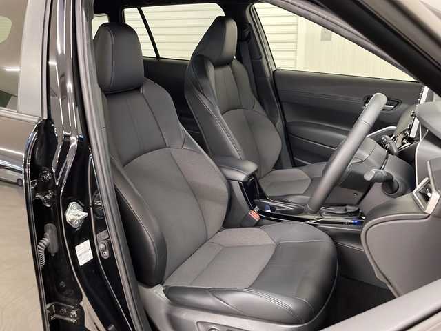 トヨタ カローラ クロス Z 熊本県 2023(令5)年 2.5万km アティチュードブラックマイカ 純正9インチディスプレイオーディオ テレビなし/(Bluetooth/ラジオ/Miracast)/バックカメラ/トヨタセーフティセンス/コーナーセンサー/ETC/ドラレコ前後/クルーズコントロール/電動リアゲート/ハーフレザー/前席シートヒーター/パワーシート/ルーフレール/LEDライト/純正フロアマット/純正18インチAW/スペアキー