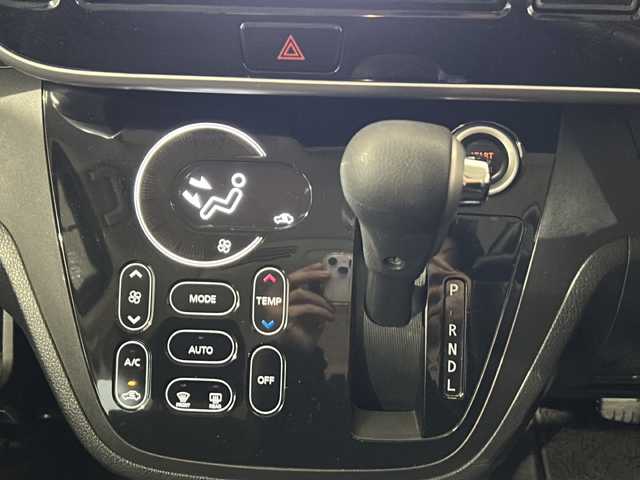 日産 デイズ ルークス X Vセレクション 茨城県 2019(平31)年 4.4万km ピンクゴールドM 純正ナビ（MJ118D-W）/【フルセグTV/CD/DVD/Bluetooth】/バックカメラ/アラウンドビューモニター/両側パワースライドドア/エマージェンシーブレーキ/クリアランスソナー/横滑り防止装置/アイドリングストップ/ベンチシート/純正14インチAW/革巻きステアリング/ステアリングスイッチ/純正フロアマット/純正ドアバイザー/プッシュスタート/スマートキー