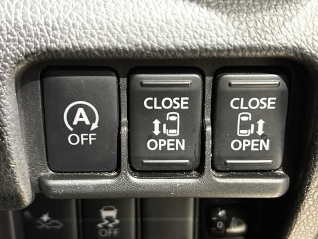 日産 デイズ ルークス X Vセレクション 茨城県 2019(平31)年 4.4万km ピンクゴールドM 純正ナビ（MJ118D-W）/【フルセグTV/CD/DVD/Bluetooth】/バックカメラ/アラウンドビューモニター/両側パワースライドドア/エマージェンシーブレーキ/クリアランスソナー/横滑り防止装置/アイドリングストップ/ベンチシート/純正14インチAW/革巻きステアリング/ステアリングスイッチ/純正フロアマット/純正ドアバイザー/プッシュスタート/スマートキー