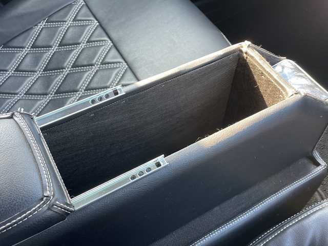 トヨタ シエンタ ハイブリッド G 山口県 2017(平29)年 11.1万km ブラックマイカ ワンオーナー/社外11インチフローティングナビ/DVD/CD/SD/BT/フルセグTV/バックカメラ/両側パワースライドドア/純正LEDヘッドライト/純正フォグランプ/オートライト/オートハイビーム/社外15インチアルミホイール/革巻きステアリング/衝突被害軽減ブレーキ/LKA/スマートキー×２/純正フロアマット/純正ドアバイザー/ETC/電動格納ウインカードアミラー(オート機能付き)