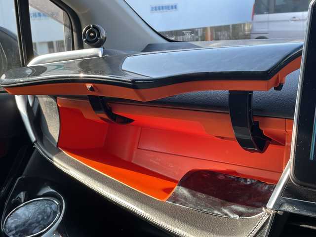 トヨタ シエンタ ハイブリッド G 山口県 2017(平29)年 11.1万km ブラックマイカ ワンオーナー/社外11インチフローティングナビ/DVD/CD/SD/BT/フルセグTV/バックカメラ/両側パワースライドドア/純正LEDヘッドライト/純正フォグランプ/オートライト/オートハイビーム/社外15インチアルミホイール/革巻きステアリング/衝突被害軽減ブレーキ/LKA/スマートキー×２/純正フロアマット/純正ドアバイザー/ETC/電動格納ウインカードアミラー(オート機能付き)