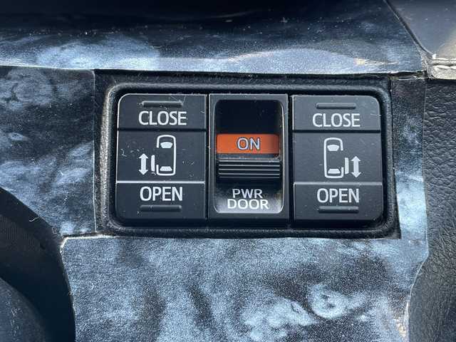 トヨタ シエンタ ハイブリッド G 山口県 2017(平29)年 11.1万km ブラックマイカ ワンオーナー/社外11インチフローティングナビ/DVD/CD/SD/BT/フルセグTV/バックカメラ/両側パワースライドドア/純正LEDヘッドライト/純正フォグランプ/オートライト/オートハイビーム/社外15インチアルミホイール/革巻きステアリング/衝突被害軽減ブレーキ/LKA/スマートキー×２/純正フロアマット/純正ドアバイザー/ETC/電動格納ウインカードアミラー(オート機能付き)