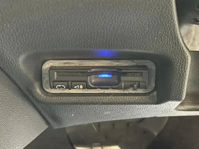 ホンダ フィット ハイブリット Sパッケージ 岩手県 2015(平27)年 9.5万km ホワイトオーキッドパール 純正ナビ/フルセグTV/バックカメラ/ドライブレコーダー/ETC/安心パッケージ/シティブレーキアクティブシステム/クルーズコントロール/パドルシフト/横滑り防止装置/大型テールゲートスポイラー/ステンレス製スポーツペダル/本革巻きステアリング/チップアップリアシート/スペアキー/オートライト/LEDヘッドライト/純正16インチアルミホイール/純正フロアマット