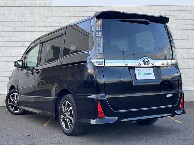 トヨタ ヴォクシー ZS 茨城県 2014(平26)年 9.9万km ブラック ワンオーナー/純正SDナビ/　　BT/CD/DVD/フルセグ/バックカメラ/フリップダウンモニター/両側パワースライドドア/LEDオートライト/純正16インチアルミホイール/コーナーセンサー/アイドリングストップ/スマートキー/ETC