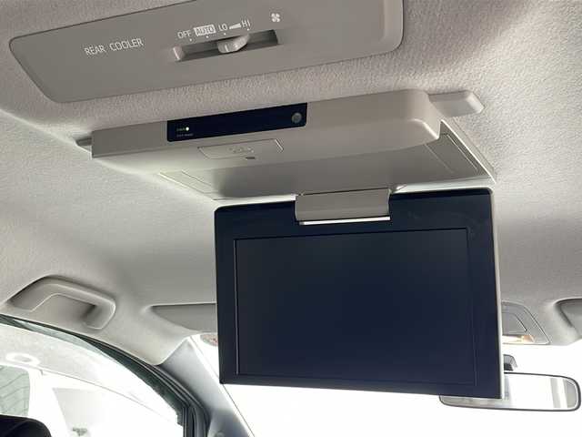 トヨタ ヴォクシー ZS 茨城県 2014(平26)年 9.9万km ブラック ワンオーナー/純正SDナビ/　　BT/CD/DVD/フルセグ/バックカメラ/フリップダウンモニター/両側パワースライドドア/LEDオートライト/純正16インチアルミホイール/コーナーセンサー/アイドリングストップ/スマートキー/ETC