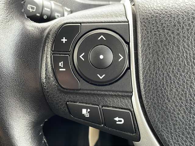 トヨタ ヴォクシー ZS 茨城県 2014(平26)年 9.9万km ブラック ワンオーナー/純正SDナビ/　　BT/CD/DVD/フルセグ/バックカメラ/フリップダウンモニター/両側パワースライドドア/LEDオートライト/純正16インチアルミホイール/コーナーセンサー/アイドリングストップ/スマートキー/ETC