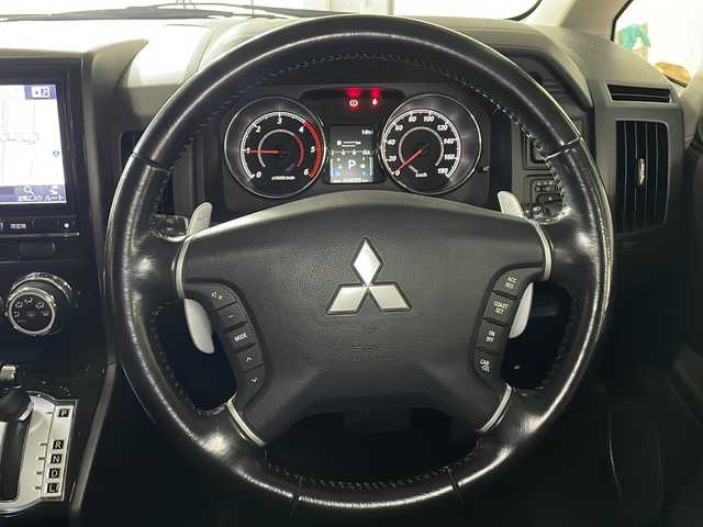 三菱 デリカＤ：５ D－Power package 広島県 2018(平30)年 5.5万km ウォームホワイトパール ＡＬＰＩＮＥ９型ナビ/バック／サイドカメラ/シートヒーター/１００Ｖ電源/パドルシフトシフト/両側パワースライドドア/クルーズコントロール/フルセグ/オートライト/前後ドラレコ/ＥＴＣ/ステアリングスイッチ/純正18インチアルミホイール(225/55/R18)/エアバッグ(運転席/助手席)