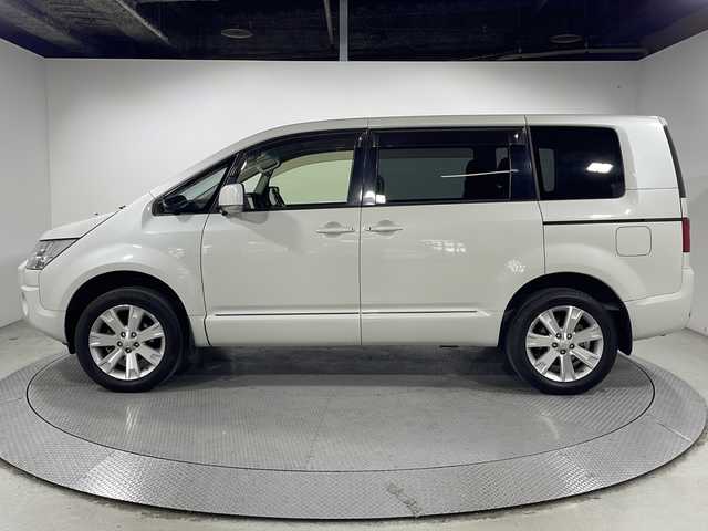 三菱 デリカＤ：５ D－Power package 広島県 2018(平30)年 5.5万km ウォームホワイトパール ＡＬＰＩＮＥ９型ナビ/バック／サイドカメラ/シートヒーター/１００Ｖ電源/パドルシフトシフト/両側パワースライドドア/クルーズコントロール/フルセグ/オートライト/前後ドラレコ/ＥＴＣ/ステアリングスイッチ/純正18インチアルミホイール(225/55/R18)/エアバッグ(運転席/助手席)