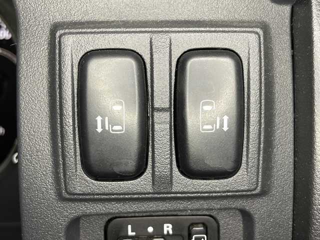 三菱 デリカＤ：５ D－Power package 広島県 2018(平30)年 5.5万km ウォームホワイトパール ＡＬＰＩＮＥ９型ナビ/バック／サイドカメラ/シートヒーター/１００Ｖ電源/パドルシフトシフト/両側パワースライドドア/クルーズコントロール/フルセグ/オートライト/前後ドラレコ/ＥＴＣ/ステアリングスイッチ/純正18インチアルミホイール(225/55/R18)/エアバッグ(運転席/助手席)