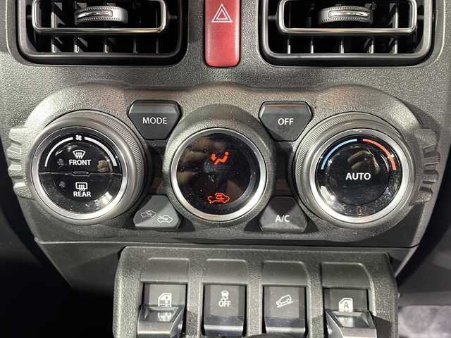 スズキ ジムニー XC 沖縄県 2020(令2)年 4.6万km ジャングルグリーン 県外仕入れ/禁煙車/デュアルセンサーブレーキサポート/純正ナビ/・ＣＤ／ＤＶＤ/・Ｂｌｕｅｔｏｏｔｈ　/・フルセグＴＶ/ステアリングリモコン/ドライブレコーダー前後/バックカメラ/スペアキー/背面タイヤ/シートヒーター/クルーズコントロール/ヘッドライトウォッシャー/４WD/ターボ