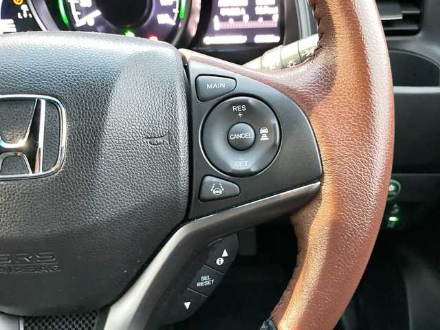 ホンダ フィット ハイブリット Fコンフォートエディション 神奈川県 2019(平31)年 3.1万km プラチナホワイトパール 純正ナビ(DVD/CD/AM/FM/BT/USB/SD)/フルセグTV/バックカメラ/ホンダセンシング/レーンキープアシスト/レーダークルーズコントロール/横滑り防止装置/前席シートヒーター/革巻きステアリング/寒冷地仕様/LEDヘッドライト/フォグランプ/ビルトインETC/保証書/取扱説明書