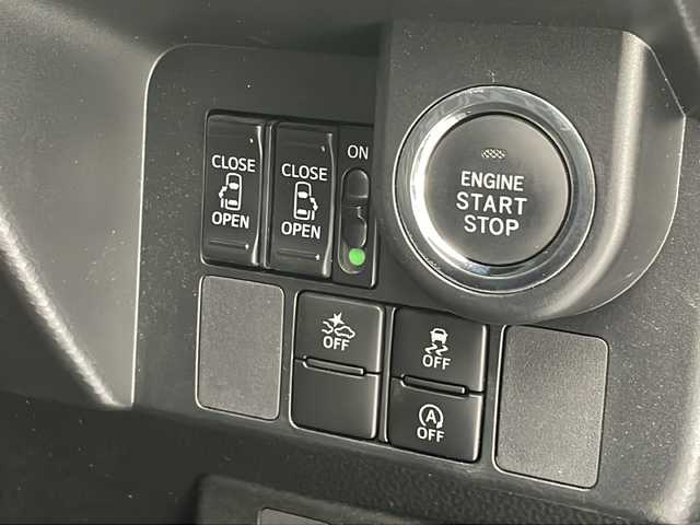 トヨタ ルーミー カスタムG S 沖縄県 2018(平30)年 5.8万km プラムブラウンパールクリスタルシャイン 純正ナビ（NSZT-W66T)　/　（ＡＭ／ＦＭ／ＣＤ／ＤＶＤ／ＢＴ）　/フルセグＴＶ　/バックモニター　/両側パワースライドドア　/クルーズコントロール　/スマートアシスト　/ＬＥＤヘッドライト　/オートライト　/純正フロアマット　/純正１４アルミホイール/純正ドライブレコーダー/スマートキー2本