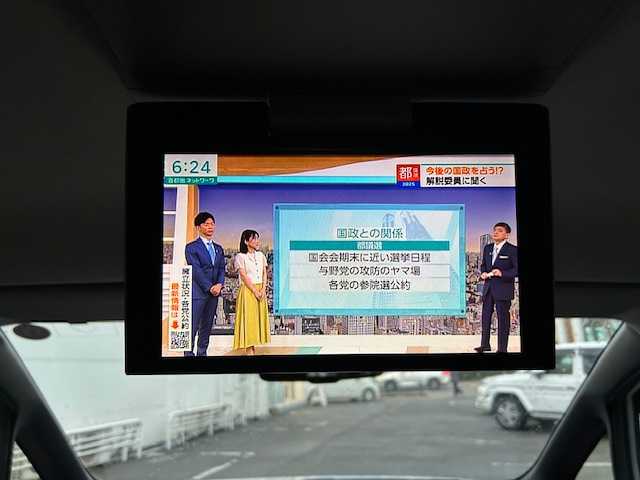 トヨタ エスクァイア Gi 長崎県 2014(平26)年 8.5万km シルバーM 純正ナビ/AM/FM/フルセグ/BT/バックカメラ/両側パワースライドドア/フリップダウンモニター/ハーフレザーシート/パーキングアシスト/LEDヘッドライト/コーナーセンサー/ドライブレコーダー/オートマチックハイビーム/ETC/純正フロアマット/スペアキー有り（1本）/保証書/取扱説明書
