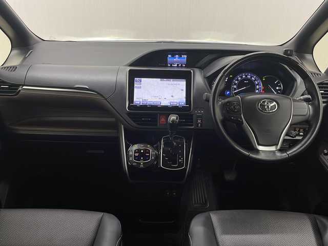 トヨタ エスクァイア Gi 長崎県 2014(平26)年 8.5万km シルバーM 純正ナビ/AM/FM/フルセグ/BT/バックカメラ/両側パワースライドドア/フリップダウンモニター/ハーフレザーシート/パーキングアシスト/LEDヘッドライト/コーナーセンサー/ドライブレコーダー/オートマチックハイビーム/ETC/純正フロアマット/スペアキー有り（1本）/保証書/取扱説明書