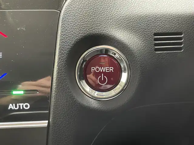 ホンダ シャトル ハイブリッド X 滋賀県 2015(平27)年 6.8万km ミッドナイトブルービームM 禁煙車/純正ナビ/(CD/DVD/SD/Bluetooth/フルセグTV)/バックカメラ/ビルトインETC/シティーブレーキアクティブシステム/革巻きステアリング/クルーズコントロール/ステアリングリモコン/パドルシフト/ハーフレザーシート/LEDヘッドライト/オートヘッドライト/純正フロアマット/スペアキー
