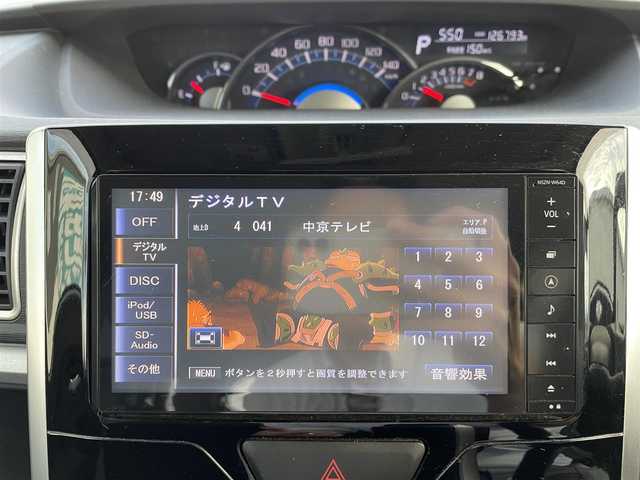 ダイハツ タント カスタム RS SA 三重県 2014(平26)年 12.7万km ブラックマイカメタリック 登録時126793km/純正ナビ/(AM/FM/TV/USB/CD/DVD/Bluetooth)/ワンセグTV/ETC/バックカメラ/両側パワースライドドア/アイドリングストップ/フォグランプ/LED/オートライト/純正フロアマット/純正ホイール/プリクラッシュ/横滑り防止装置/ステアリングスイッチ/ドアバイザー/電格ミラー/プッシュスタート/スマートキー