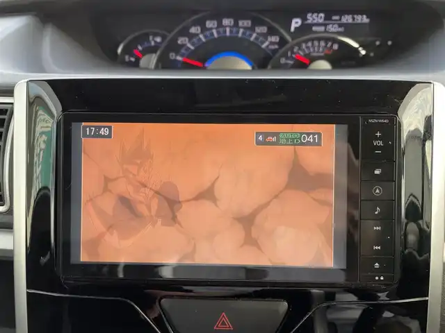 ダイハツ タント カスタム RS SA 三重県 2014(平26)年 12.7万km ブラックマイカメタリック 登録時126793km/純正ナビ/(AM/FM/TV/USB/CD/DVD/Bluetooth)/ワンセグTV/ETC/バックカメラ/両側パワースライドドア/アイドリングストップ/フォグランプ/LED/オートライト/純正フロアマット/純正ホイール/プリクラッシュ/横滑り防止装置/ステアリングスイッチ/ドアバイザー/電格ミラー/プッシュスタート/スマートキー
