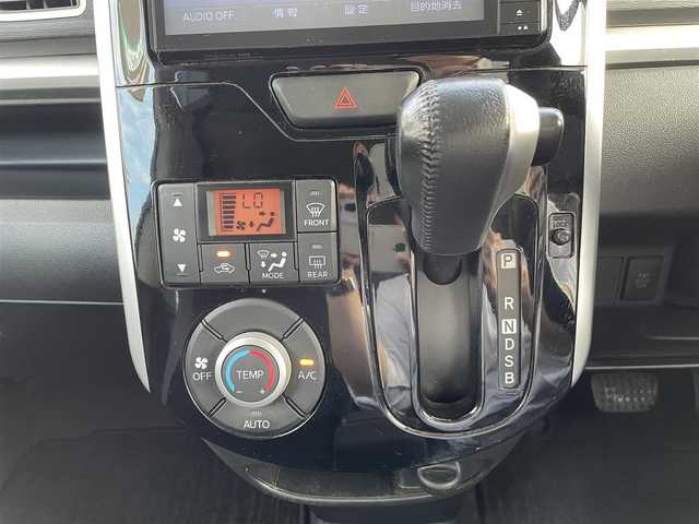 ダイハツ タント カスタム RS SA 三重県 2014(平26)年 12.7万km ブラックマイカメタリック 登録時126793km/純正ナビ/(AM/FM/TV/USB/CD/DVD/Bluetooth)/ワンセグTV/ETC/バックカメラ/両側パワースライドドア/アイドリングストップ/フォグランプ/LED/オートライト/純正フロアマット/純正ホイール/プリクラッシュ/横滑り防止装置/ステアリングスイッチ/ドアバイザー/電格ミラー/プッシュスタート/スマートキー