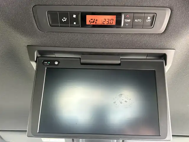 トヨタ エスクァイア ハイブリッド Gi プレミアムパッケージ ブラックテーラード 愛知県 2019(平31)年 3.3万km スパークリングブラックパールクリスタルシャイン ワンオーナー　/１０インチナビＮＳＺＮ－Ｚ６８Ｔ　/バックカメラ　/１２．１インチフリップダウンモニター　/ハーフレザー　/シートヒーター　/ビルトＥＴＣ　/ドラレコ　/ＬＥＤライト　/パワスラ　/スペアキー　/保証書　/取説