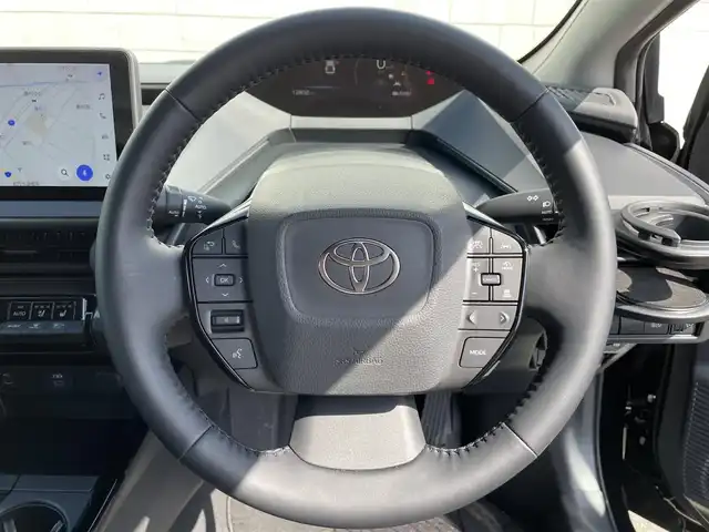 トヨタ プリウス Z 愛知県 2023(令5)年 1.3万km アティチュードブラックマイカ ・純正ディスプレイオーディオ（ナビ付き）/・フルセグテレビ/・Bluetooth/USB接続機能/・全方位カメラ/・ETC2.0/・合成皮革シート/・パワーシート（運転席）/・シートヒーター（運転席・助手席）/・シートベンチレーション（運転席・助手席）/・ステアリングヒーター/・パワーバックドア/・GRフロントスポイラー/・GRテールゲートスポイラー/・純正19インチアルミホイール/・純正LEDヘッドライト/・オートマチックハイビーム/・コーナーセンサー/・衝突軽減ブレーキ/・レーンキープアシスト/・ブラインドスポットモニター/・スマートキー/・アダプティブクルーズコントロール