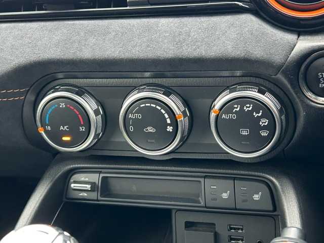 マツダ ロードスター ＲＦ 30周年記念車 千葉県 2019(令1)年 3.7万km オレンジ ３０周年記念車　/１３９台限定車　/レカロシート　/ＲＡＹＺホイール　/ワンオーナー　/禁煙車　/ＢＯＳＥサウンドシステム　/レカロシート　/ハーフレザーシート　/純正ナビ/Bluetooth/USB接続/CD/DVD再生/バックカメラ/横滑り防止装置/レーンキープアシスト