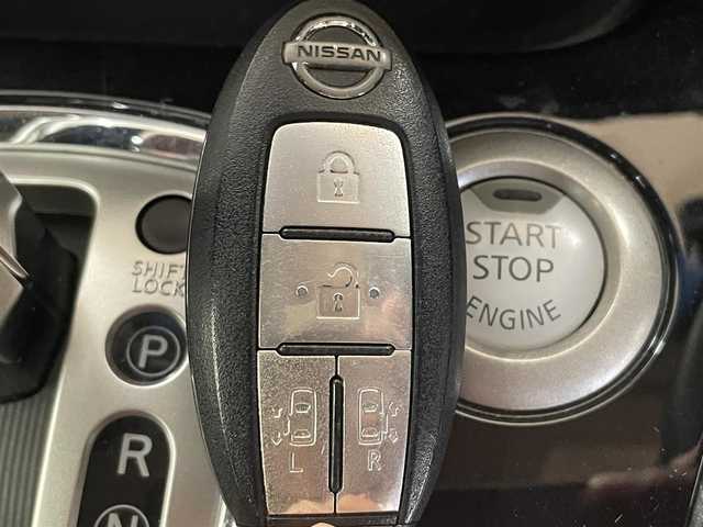 日産 セレナ ハイウェイS S HV Aセーフ 群馬県 2014(平26)年 7万km ブリリアントシルバー エマージェンシーブレーキ/純正SDナビ/　　CD/DVD/BT/フルセグ/MSV/USB/AUX/アラウンドビューモニター/両側パワースライドドア/クルーズコントロール/LEDオートライト/純正16インチAW/コーナーセンサー/前後ドライブレコーダー/レーンアシスト/アイドリングストップ/横滑り防止装置/スマートキー/ビルトインETC