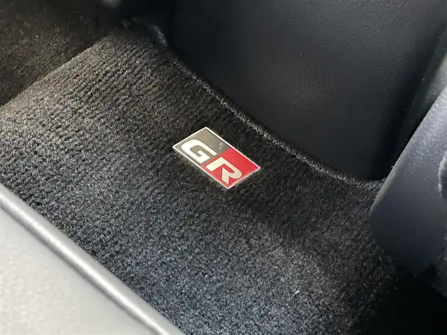 トヨタ ＧＲヤリス RZ ハイパフォーマンス 静岡県 2021(令3)年 5.8万km プレシャスブラックパール Toyota Safety Sense/純正8インチナビ/　AM FM Bluetooth USB AppleCarPlay AndroidAuto/LEDオートヘッドランプ/レーダークルーズコントロール/ハーフレザーシート/シートヒーター(前席)/インテリジェントマニュアルトランスミッション/インタークーラースプレー/前後方クリアランスソナー/スマートキー2本/純正18インチアルミホイール/ステアリングヒーター/6速MT/JBLプレミアムサウンド/フルセグTV