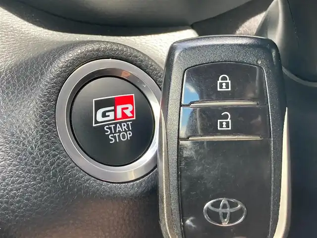 トヨタ ＧＲヤリス RZ ハイパフォーマンス 静岡県 2021(令3)年 5.8万km プレシャスブラックパール Toyota Safety Sense/純正8インチナビ/　AM FM Bluetooth USB AppleCarPlay AndroidAuto/LEDオートヘッドランプ/レーダークルーズコントロール/ハーフレザーシート/シートヒーター(前席)/インテリジェントマニュアルトランスミッション/インタークーラースプレー/前後方クリアランスソナー/スマートキー2本/純正18インチアルミホイール/ステアリングヒーター/6速MT/JBLプレミアムサウンド/フルセグTV