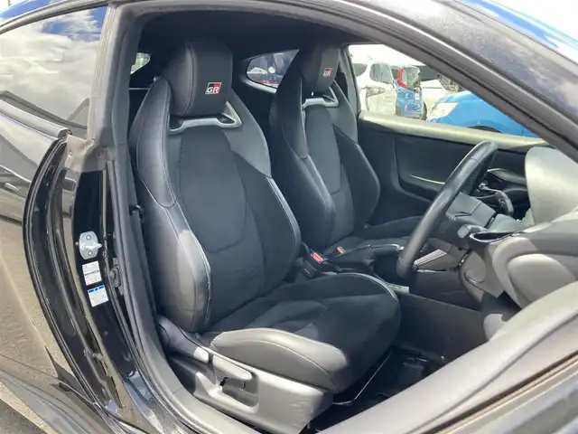 トヨタ ＧＲヤリス RZ ハイパフォーマンス 静岡県 2021(令3)年 5.8万km プレシャスブラックパール Toyota Safety Sense/純正8インチナビ/　AM FM Bluetooth USB AppleCarPlay AndroidAuto/LEDオートヘッドランプ/レーダークルーズコントロール/ハーフレザーシート/シートヒーター(前席)/インテリジェントマニュアルトランスミッション/インタークーラースプレー/前後方クリアランスソナー/スマートキー2本/純正18インチアルミホイール/ステアリングヒーター/6速MT/JBLプレミアムサウンド/フルセグTV