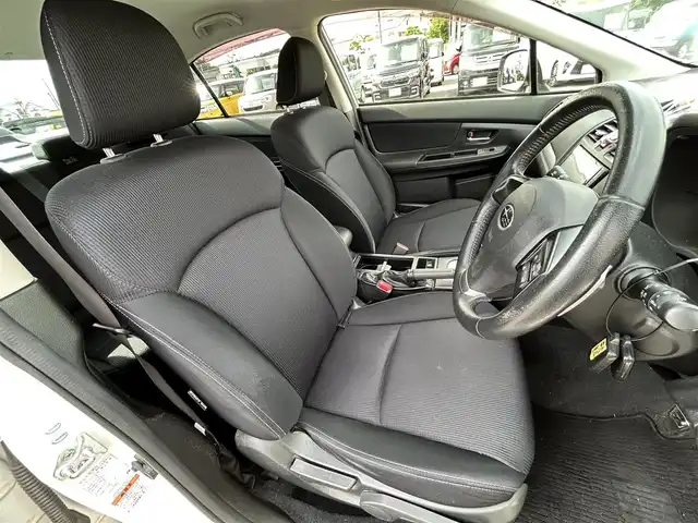 スバル インプレッサ Ｇ４ 2．0i アイサイト 岡山県 2013(平25)年 11.6万km サテンホワイトパール ４WD/純正ナビ CN-S310WD/純正ドライブレコーダー/社外ETC/バックカメラ/クルーズコントロール/プッシュスタート/スペアキー/アイドリングストップ/純正フロアマット/純正アルミホイール/横滑り防止装置/レーンキープアシスト/衝突被害軽減システム/コーナーセンサー/ウインカーミラー/ドアバイザー