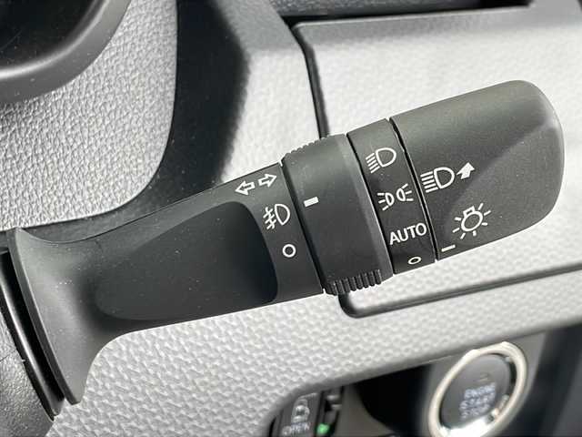 トヨタ タンク カスタムG 岩手県 2019(令1)年 1.5万km ブライトシルバーM 純正メモリナビ　バックＣ　全方位　Ｂｌｕｅｔｏｏｔｈ再生　純正１４ＡＷ　ＬＥＤ　ＥＴＣ　クルコン　ＣＤ／ＤＶＤ再生　ドラレコ　純正フロアマット　横滑り防止　衝突軽減　Ｃセンサー　オートハイビーム