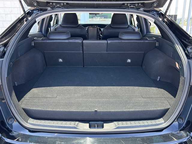 トヨタ プリウス ＰＨＶ A 富山県 2018(平30)年 3.6万km アティチュードブラックマイカ 純正ＳＤ11インチナビ/バックカメラ/フルセグ/ＢＴ/ブラインドスポットモニター/レーダークルーズコントロール/レーンキープアシスト/パーキングアシスト/コーナーセンサー/純正ＡＷ/純正フロアマット/ＥＴＣ２．０/ドライブレコーダー/LEDヘッドライト/盗難防止装置
