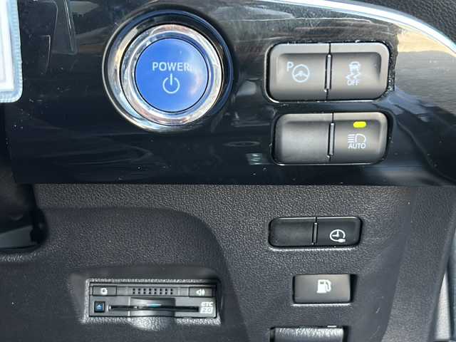 トヨタ プリウス ＰＨＶ A 富山県 2018(平30)年 3.6万km アティチュードブラックマイカ 純正ＳＤ11インチナビ/バックカメラ/フルセグ/ＢＴ/ブラインドスポットモニター/レーダークルーズコントロール/レーンキープアシスト/パーキングアシスト/コーナーセンサー/純正ＡＷ/純正フロアマット/ＥＴＣ２．０/ドライブレコーダー/LEDヘッドライト/盗難防止装置