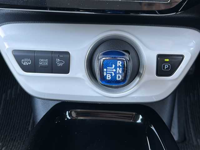 トヨタ プリウス ＰＨＶ A 富山県 2018(平30)年 3.6万km アティチュードブラックマイカ 純正ＳＤ11インチナビ/バックカメラ/フルセグ/ＢＴ/ブラインドスポットモニター/レーダークルーズコントロール/レーンキープアシスト/パーキングアシスト/コーナーセンサー/純正ＡＷ/純正フロアマット/ＥＴＣ２．０/ドライブレコーダー/LEDヘッドライト/盗難防止装置