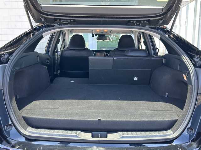 トヨタ プリウス ＰＨＶ A 富山県 2018(平30)年 3.6万km アティチュードブラックマイカ 純正ＳＤ11インチナビ/バックカメラ/フルセグ/ＢＴ/ブラインドスポットモニター/レーダークルーズコントロール/レーンキープアシスト/パーキングアシスト/コーナーセンサー/純正ＡＷ/純正フロアマット/ＥＴＣ２．０/ドライブレコーダー/LEDヘッドライト/盗難防止装置