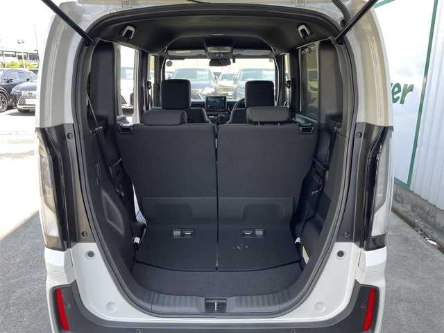 ホンダ Ｎ ＢＯＸ カスタム 東京都 2025(令7)年 0.2万km プラチナホワイトパール 純正ナビ/バックモニター/衝突軽減ブレーキ/路外逸脱抑制機能/パーキングセンサー/レーダークルーズ/シートヒーター/片側電動スライドドア/ＥＴＣ/ステアリングスイッチ/ＥＣＯＮモード/スマートキー