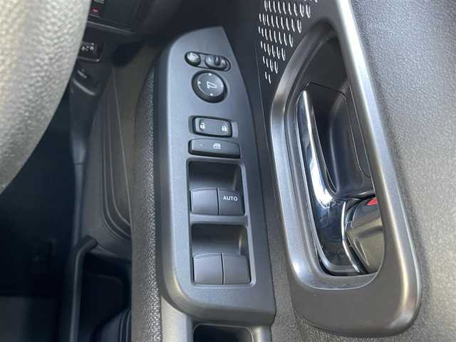 ホンダ Ｎ ＢＯＸ カスタム 東京都 2025(令7)年 0.2万km プラチナホワイトパール 純正ナビ/バックモニター/衝突軽減ブレーキ/路外逸脱抑制機能/パーキングセンサー/レーダークルーズ/シートヒーター/片側電動スライドドア/ＥＴＣ/ステアリングスイッチ/ＥＣＯＮモード/スマートキー