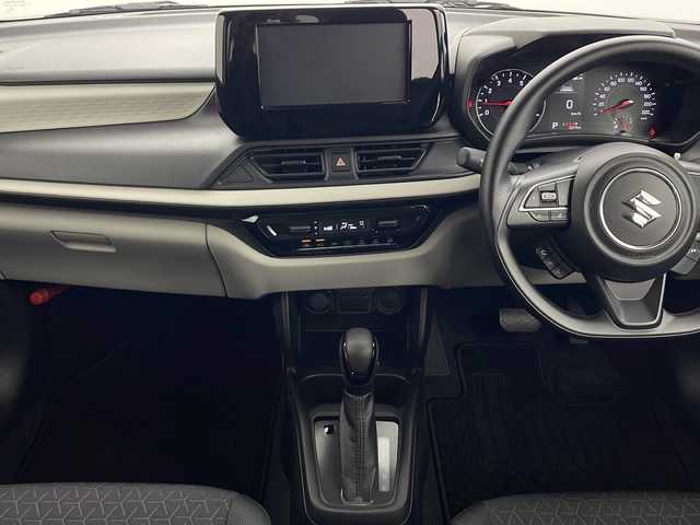 スズキ スイフト XG 秋田県 2023(令5)年 0.3万km キャラバンアイボリーPM 4WD/ヂュアルセンサーブレーキサポートII/レーダークルーズコントロール　/横滑り防止装置　/レーンキープアシスト　/前後クリアランスソナー　/前席シートヒーター　/ＬＥＤヘッドライト　/オートライト　/プッシュスタート　/スペアキー/ワンオーナー/プッシュスタート/電動格納ミラー/純正フロアマット