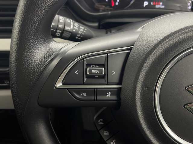 スズキ スイフト XG 秋田県 2023(令5)年 0.3万km キャラバンアイボリーPM 4WD/ヂュアルセンサーブレーキサポートII/レーダークルーズコントロール　/横滑り防止装置　/レーンキープアシスト　/前後クリアランスソナー　/前席シートヒーター　/ＬＥＤヘッドライト　/オートライト　/プッシュスタート　/スペアキー/ワンオーナー/プッシュスタート/電動格納ミラー/純正フロアマット