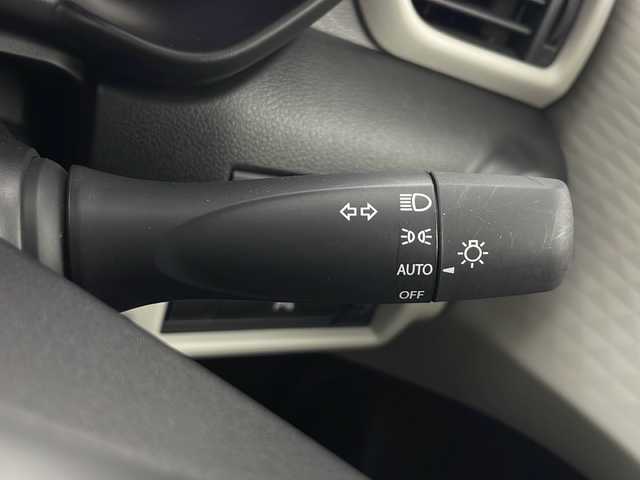 スズキ スイフト XG 秋田県 2023(令5)年 0.3万km キャラバンアイボリーPM 4WD/ヂュアルセンサーブレーキサポートII/レーダークルーズコントロール　/横滑り防止装置　/レーンキープアシスト　/前後クリアランスソナー　/前席シートヒーター　/ＬＥＤヘッドライト　/オートライト　/プッシュスタート　/スペアキー/ワンオーナー/プッシュスタート/電動格納ミラー/純正フロアマット