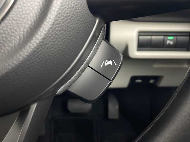 スズキ スイフト XG 秋田県 2023(令5)年 0.3万km キャラバンアイボリーPM 4WD/ヂュアルセンサーブレーキサポートII/レーダークルーズコントロール　/横滑り防止装置　/レーンキープアシスト　/前後クリアランスソナー　/前席シートヒーター　/ＬＥＤヘッドライト　/オートライト　/プッシュスタート　/スペアキー/ワンオーナー/プッシュスタート/電動格納ミラー/純正フロアマット